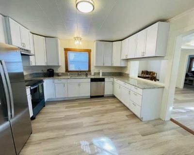 3 Bedroom 2BA 2111 ft Furnished Apartment For Rent in Laconia, NH