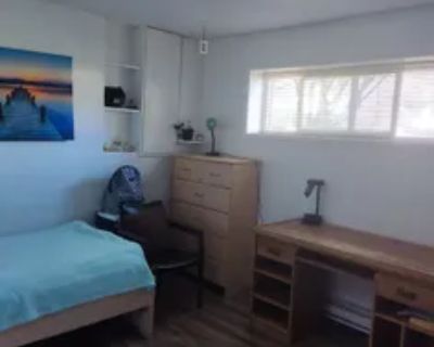 4 Bedroom 291 ft House For Rent in Saanich, BC