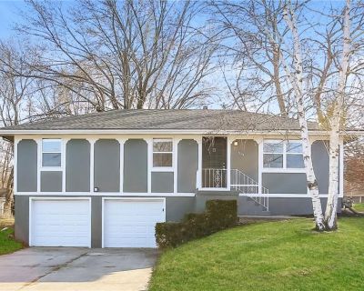 4 Bedroom 2BA Apartment For Rent in Oak Grove, MO