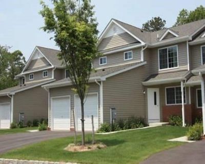 3 Bedroom 3BA 2900 ft Apartment For Rent in Coram, NY