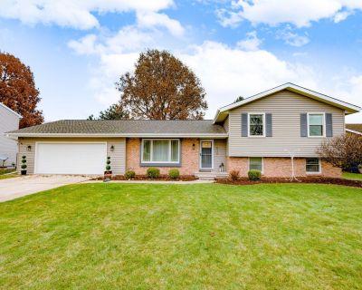 4 Bedroom 3BA 2271 ft Single Family House For Sale in Janesville, WI