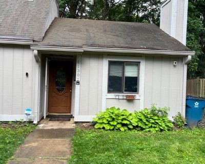 4 Bedroom 2BA 1440 ft Single Family House For Sale in Reston, VA
