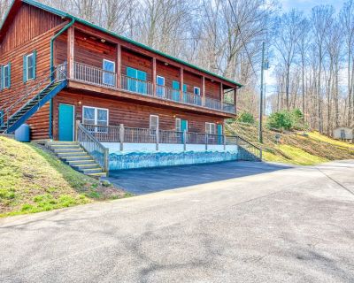 1 Bedroom 1BA Pet-Friendly Condo Vacation Rental in Campground Apt #2, Lake Junaluska,...