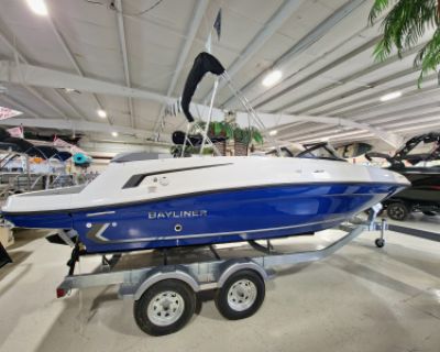 2024 Bayliner VR5 Bowrider