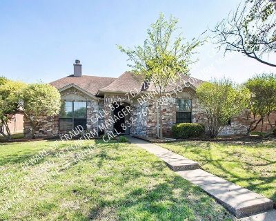 1538 Evergreen Drive. Come see this beautiful home located in the highly desired city of Allen! Located just minutes from Highway 75 and some of the most popular restaurants and retail. It is also within walking distance to an elementary school, park and playground! Upon entering the home, you'll be greeted by tall ceilings and an open floor plan. Natural light floods the home and enjoy a cover...