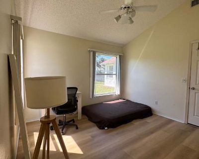 Available on: now. Furnished. Parking available * Internet included * LGBTQ+ friendly * Students welcome * 40+ years welcome Jin will require background checks for this room Learn more. Private Room for Rent Westchase/Citrus Park Area $900/month Move in by July 7th First Month $850 or Utilities Included! Spacious, bright room available in a quiet, clean home near Westchase/Citrus Park. $900/mon...