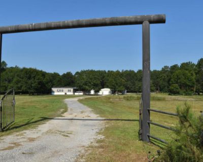 2 Bedroom 2BA 1140 ft Mobile Home For Sale in KOUNTZE, TX