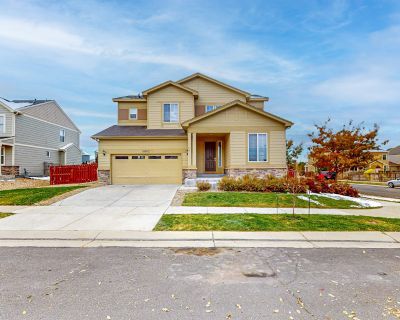 1 Bedroom 1BA House Vacation Rental in Colorado Comfortable Stay, Commerce City,...
