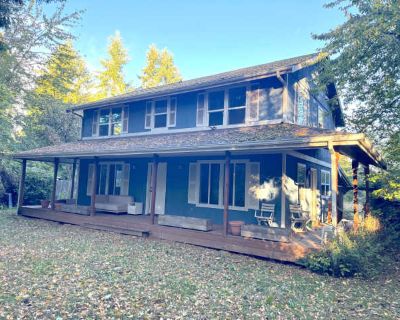 3 Bedroom 2.5BA 1640 ft Apartment For Rent in Vashon, WA