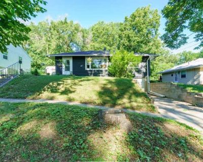 3 Bedroom 1BA 1288 ft Single Family Home For Sale in SIOUX CITY, IA