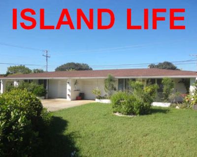 2 Bedroom 1BA 842 ft Apartment For Rent in Venice, FL