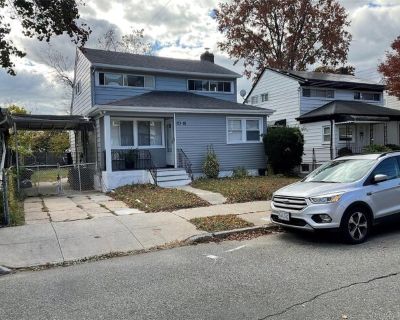 173-18 143rd Rd. 2nd Floor, Large Junior 1 bedroom apartment freshly painted near public transportation, and schools. 1 Bedroom. 1 Bathroom. 700 ft