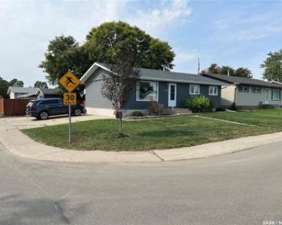 3 Bedroom 2BA 960 ft Single Family House For Sale in Estevan, SK