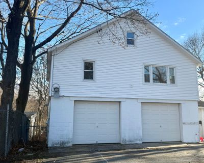 3 Bedroom 1BA 960 ft Apartment For Rent in Colchester, CT