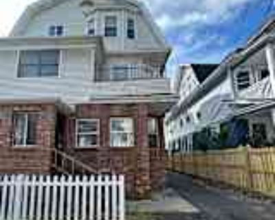 4 Bedroom 1BA 1583 ft² Pet-Friendly House For Rent in Bridgeport, CT 44 Vine St unit 3 flr