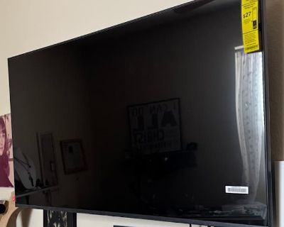 Available on: now. Unfurnished. Pet friendly. Parking available * Internet included * Dog friendly * Children friendly * Students welcome * 40+ years welcome Stephanie Patterson will require background checks for this room Learn more. Beautiful apartment complex with 2 resort style pools. Private bedroom, big screen tv in bedroom and bath with garden tub and large walk in closet. Semi furnished...