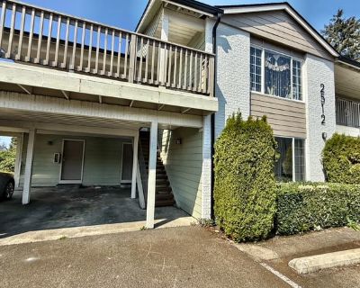 1 Bedroom 1BA 650 ft Apartment For Rent in University Place, WA