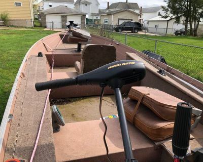 Grumman 16' V boat