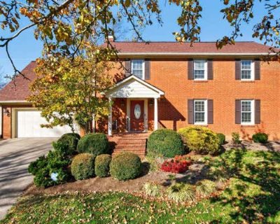 4 Bedroom 3BA 2572 ft Single Family Home For Sale in LEXINGTON, KY