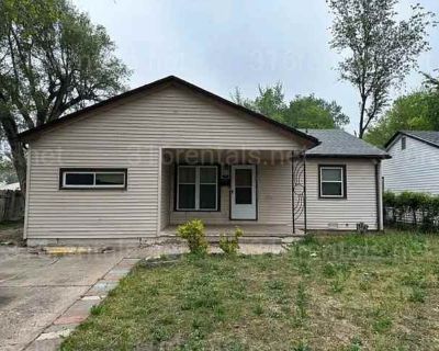 3 Bedroom 1BA 1134 ft Pet-Friendly Apartment For Rent in Wichita, KS