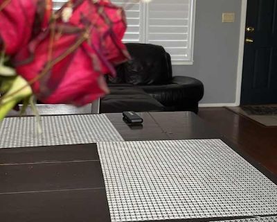 Available on: now. Furnished. Parking available * Internet included * LGBTQ+ friendly * Students welcome Cintia will require background checks for this room Learn more. 4 bedroom house with 1 room to rent Single Occupancy only $800 Looking for a female roomie Utilities included in $800 Sorry Unfortunately No kids, no pets, not furnished.. but welcome to friends and just positive vibes!!. Rent $...