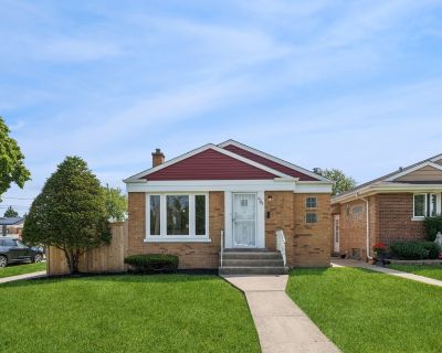 3 Bedroom 2BA Apartment For Rent in Norridge, IL