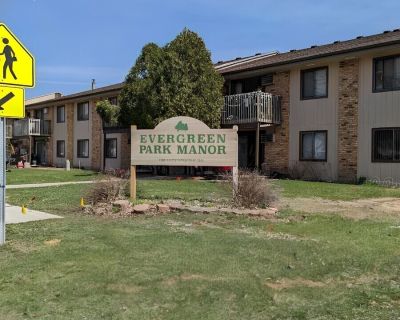 1 Bedroom 1BA 650 ft Pet-Friendly Apartment For Rent in Brooklyn Center, MN