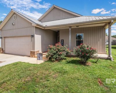 3 Bedroom 2BA 1379 ft Single Family House For Sale in Foley, AL