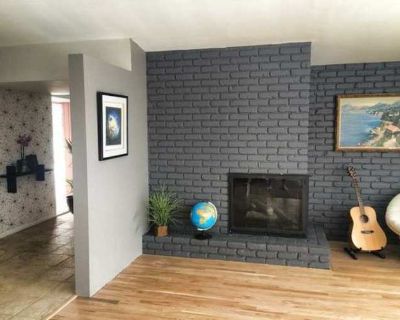 Private room with own bathroom in a House with 3 roomies