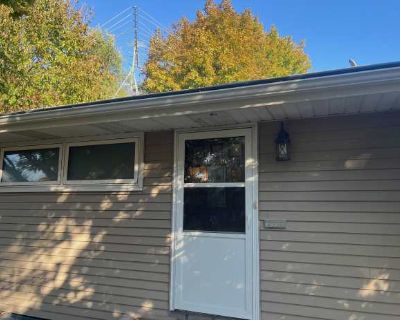 4 Bedroom 1.8BA 1232 ft Apartment For Rent in Bloomington, MN