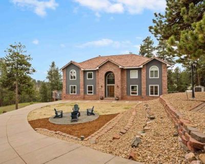 Exquisite Lookout Mountain Estate Where Luxury and Lifestyle Converge! Available Now!!. image_url. W/D hookup Patio / balcony Granite counters Hardwood floors Dishwasher Pet friendly Unit Amenities dishwasher fireplace granite counters hardwood floors microwave oven patio / balcony range refrigerator walk in closets w/d hookup stainless steel Property Amenities clubhouse concierge gym on-site l...