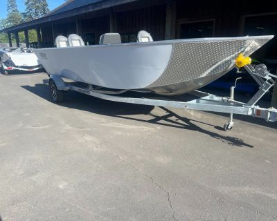 Condition: New, Make: RH BOATS , Model: 25 COMMANDER, Year: 2024, Color: WHITE, Dealer: Hood River Powersports and Marine, Phone: 541-386-2477. Heavy Gauge Aluminum Construction - .25" Bottom 27" transom 78" Bottom Width 34" Hull Sides Height 102" Beam 1975b dry weight (no motor) 200 HP Max with Tiller / 250 HP Max with console