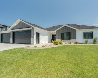 3 Bedroom 2BA 1652 ft Single Family House For Sale in Bismarck, ND