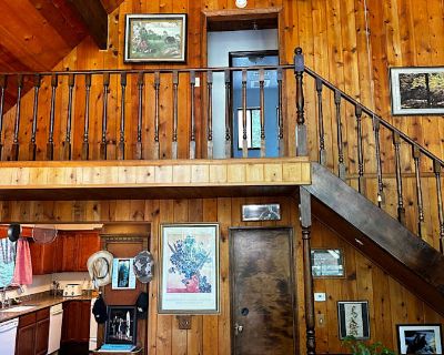 Private room with own bathroom in a House, Lake Arrowhead, CA 92321