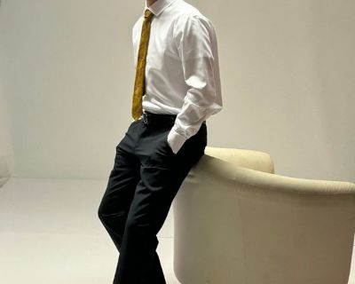 I'm Couchsurfing in a bad environment. I'm looking for a roommate that's willing to split rent for now..