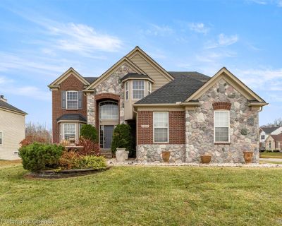 4 Bedroom 3BA 2453 ft Single Family House For Sale in Ypsilanti, MI