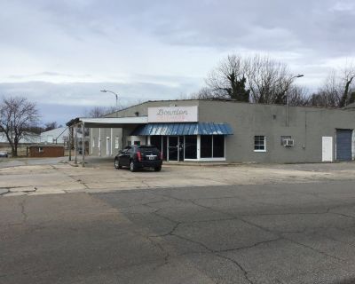 8,000 sq.ft. building, commercial building