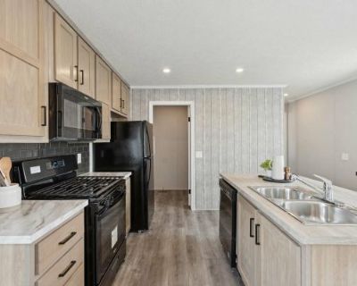 2 Bedroom 2BA 900 ft Mobile Home For Rent in Highland, MI