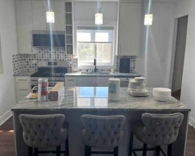 5 Bedroom 2.5BA 0 ft Pet-Friendly Apartment For Rent in Lincolnwood, IL