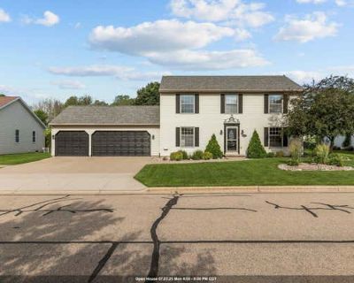 4 Bedroom 3BA 1976 ft Single Family Home For Sale in MENASHA, WI