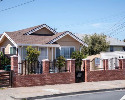 3 Bedroom 2BA 1418 ft Single Family House For Sale in Oakland, CA