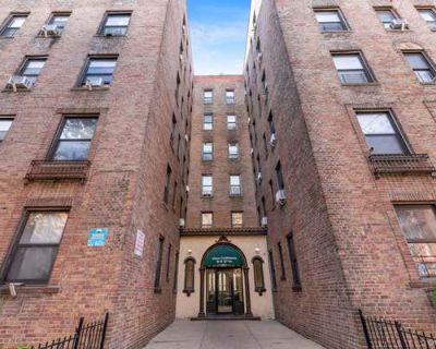 1 Bedroom 1BA 655 ft Condominium For Sale in JACKSON HEIGHTS, NY