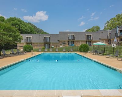 2 Bedroom 1.5BA 890 ft Pet-Friendly Apartment For Rent in Chattanooga, TN