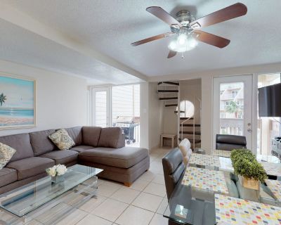 3 Bedroom 3BA Pet-Friendly Condo Vacation Rental in Solare Garden Villa 975, South Padre Island, TX