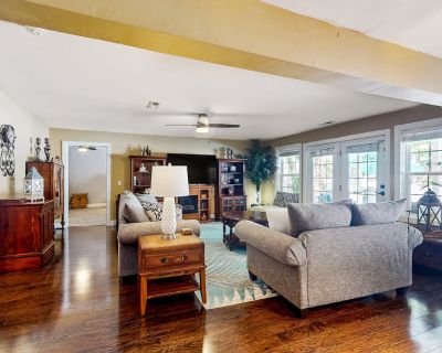 Avg / night: $258. Luxurious single-level retreat with private pool, oasis yard, & AC | Located in Ringgold, GA | 4.5 Stars | 1 Bed, 1 Bath | No Pets. No pets. Max 4 guests. Escape to this luxurious home in Ringgold, Georgia, where you can relax and unwind in style. The bedroom features a comfortable California king and a desk and chair for your laptops. The full, eat-in kitchen is equipped wit...