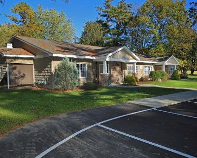 2 Bedroom 2BA 980 ft Apartment For Rent in Wilton, NY