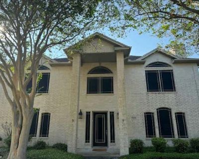 5 Bedroom 3BA 2826 ft Single Family Home For Sale in CORPUS CHRISTI, TX