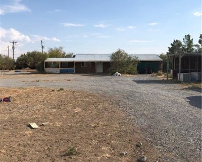 2 Bedroom 1BA 996 ft Mobile Home For Sale in Pahrump, NV