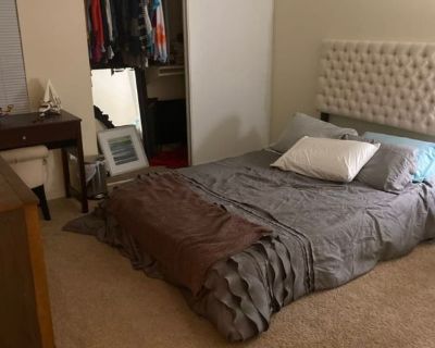 Jill (Has an Apartment). Room in the 2 Bedroom 2BA Apartment For Rent in Overland Park, KS