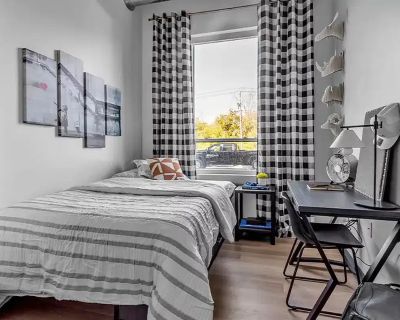 4 Beds 3 Baths - A (Has an Apartment). Room in the 1 Bedroom 1BA Apartment For Rent